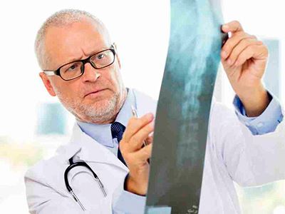 mellkasi osteochondrosis hátfájás ízületi kezelés milyen gyógyszerek